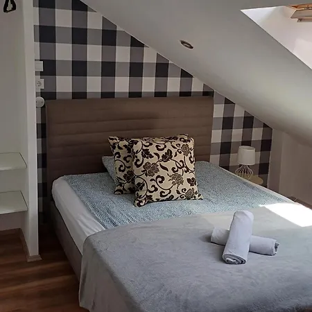 Apartma Zara *